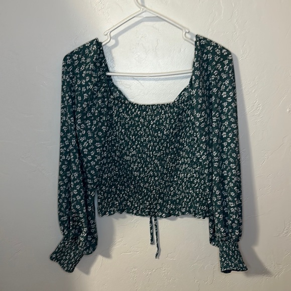 Sienna Sky smocked green floral bell sleeve blouse L - Picture 2 of 10